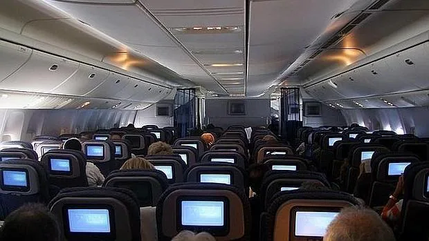 Los 10 peores hábitos de los pasajeros en un avión