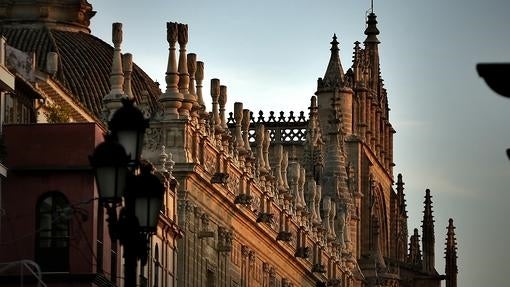 Atardecer en la parte alta de la Catedral de Sevilla