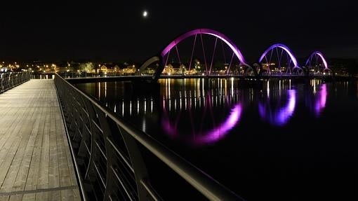 El puente de Sölvesborg cambia su iluminació