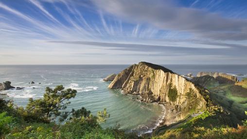 La Playa de Silencio, rodeada de acantilados