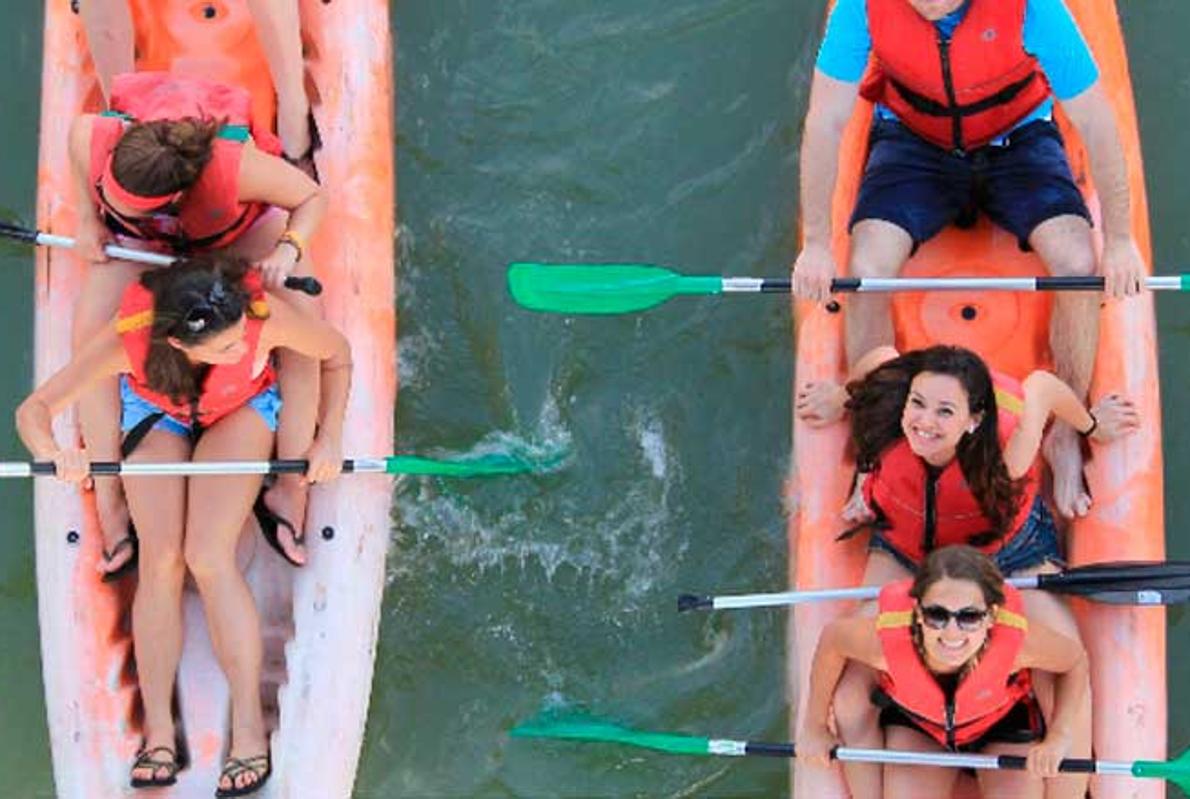 El kayak, otra forma de ver Sevilla. Fuente: outdoorsevilla.com