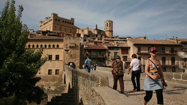 Ocho de los pueblos más bonitos de España están de fiesta