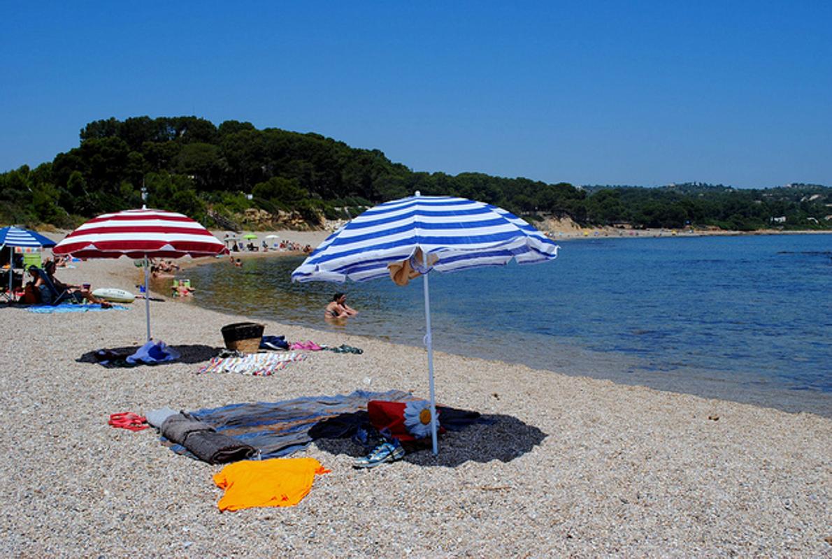 Sombrillas en la playa