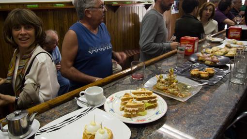 Barra de Paco Bueno, en la calle Mayor de San Sebastián