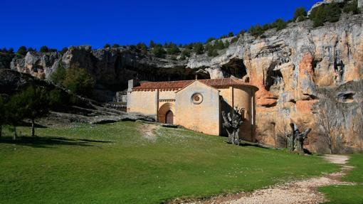 En la ermita de San Bartolomé termina una ruta fácil y espectacular