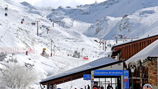 Cinco estaciones imprescindibles si buscas nieve segura en Navidad