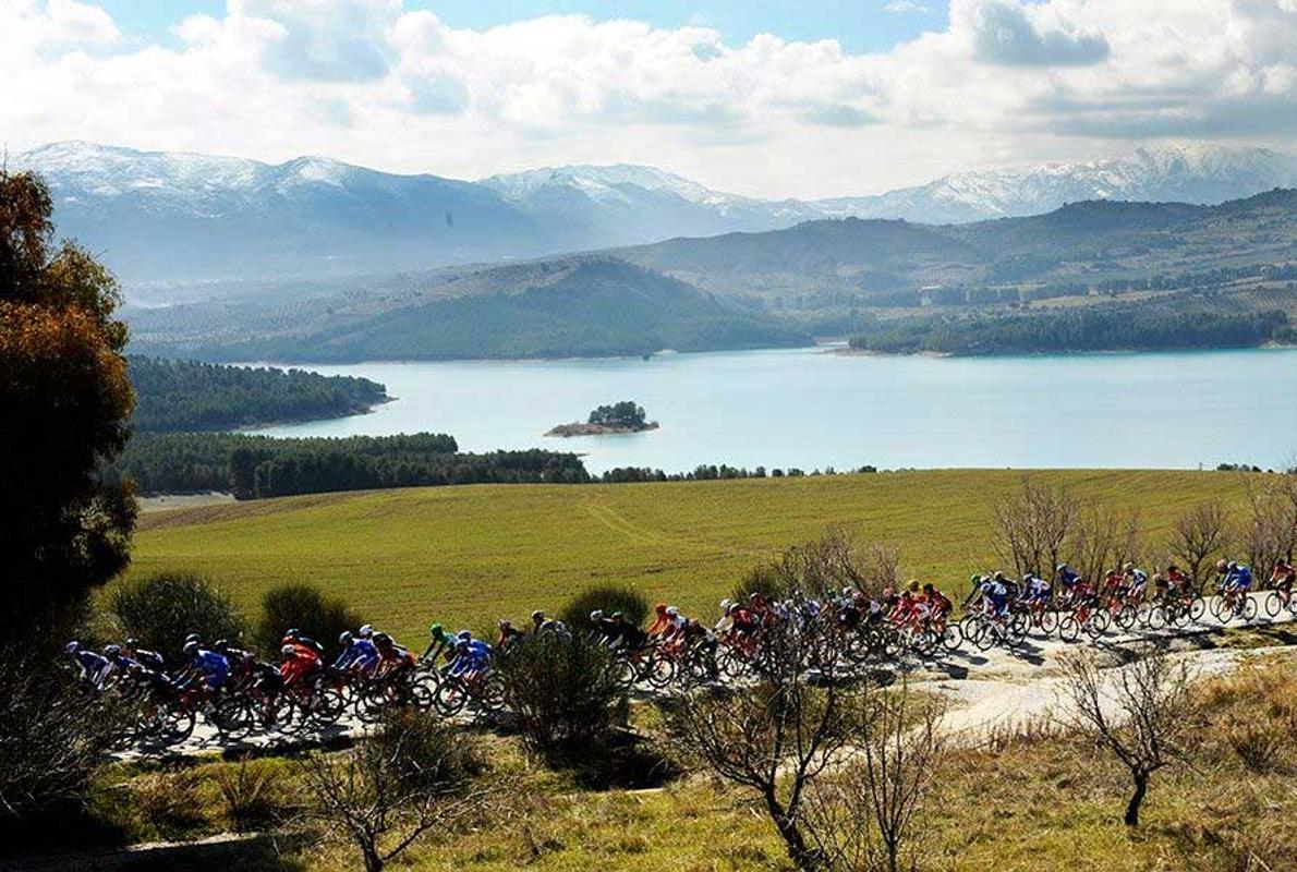 Imagen de la Vuelta Ciclista a Andalucía "Ruta del Sol. Fuente: vueltaandalucia.es