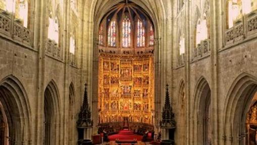 Nave central de la catedral de Oviedo