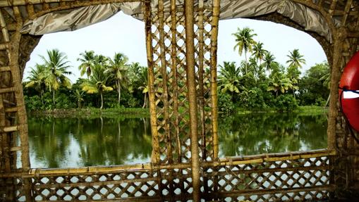 Casas-barco, en los canales de Kerala