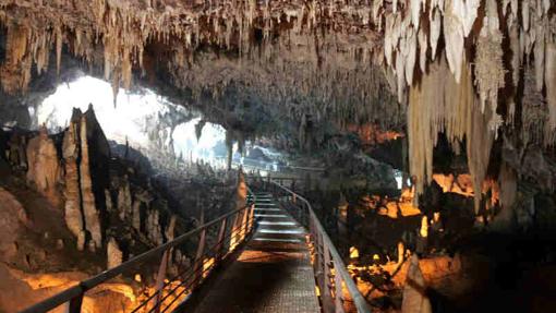 Interior de la cueva «El Solplao»