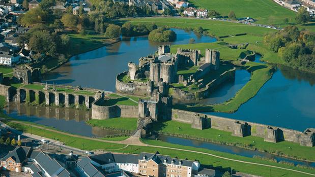 El Castillo de Caerphilly, el más grande de Gales y el segundo de todo Reino Unido