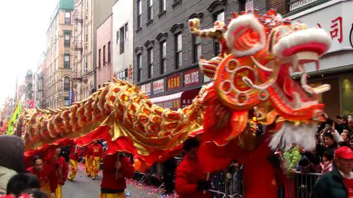 Danza del dragón chino en Año Nuevo
