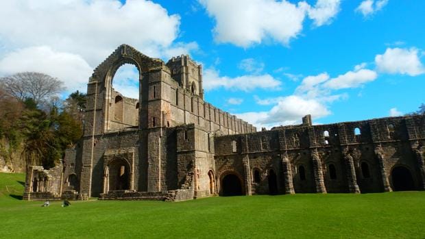 Fountains Abbey: las ruinas más grandes de todo Reino Unido