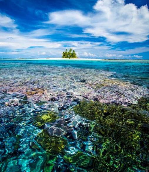 Aguas transparentes en el archipiélago de Tuvalu