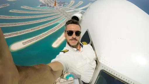 El piloto que «desafió» al mundo con sus selfies