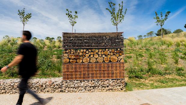 Un hotel de insectos español triunfa en los Oscar de la arquitectura 2017