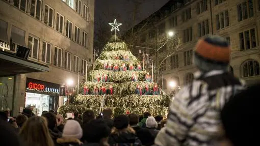 The Singing Christmas Tree es una tradición recuperada hace dos décadas