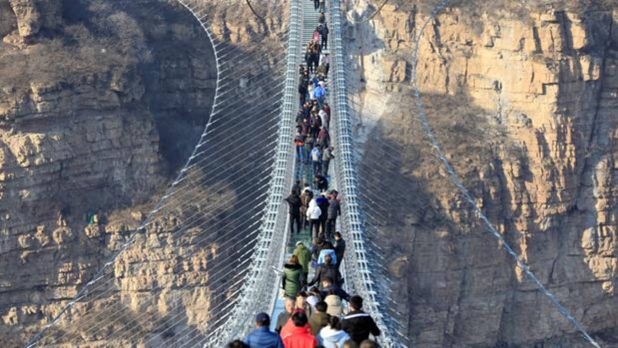 Detalle del nuevo puente de 488 metros de largo en la provincia de Hebei