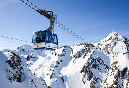 El ascenso al Pic du Midi en teleférico dura quince minutos