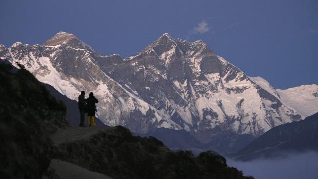 Cuánto mide de verdad el Everest: dos versiones irreconciliables