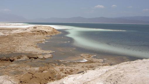 Orillas del lago Assal