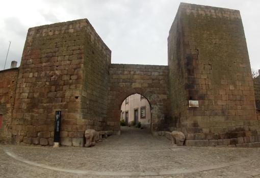 Entrada a Castelo Mendo