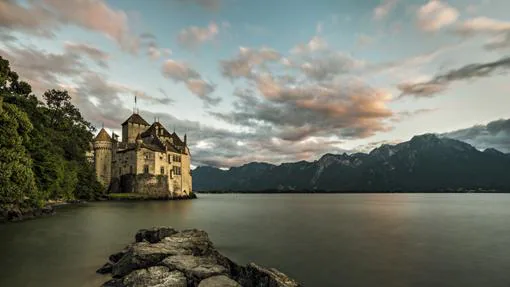 Castillo de Chillon, el monumento más visitado de Suiza, en el Lago Lemán