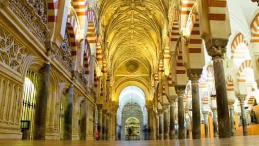 La Plaza de España de Sevilla y la Mezquita de Córdoba, entre los diez lugares más espectaculares del mundo