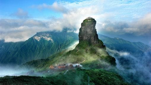 Montaña Fanjingshan, situada dentro de la cordillera Wuling en la provincia de Guizhou, China