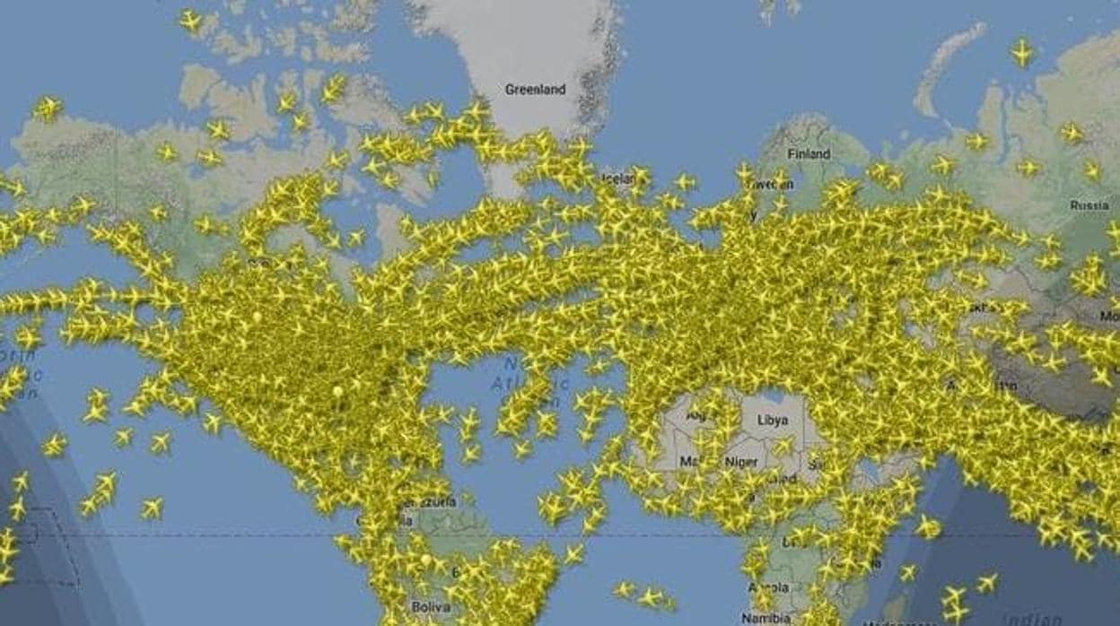 Así estuvo el cielo el día de mayor tráfico aéreo de la historia