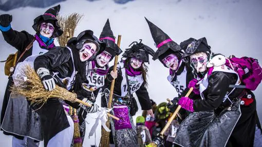 Un grupo de «brujas» en Belap