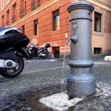 Una «nasone» en Roma