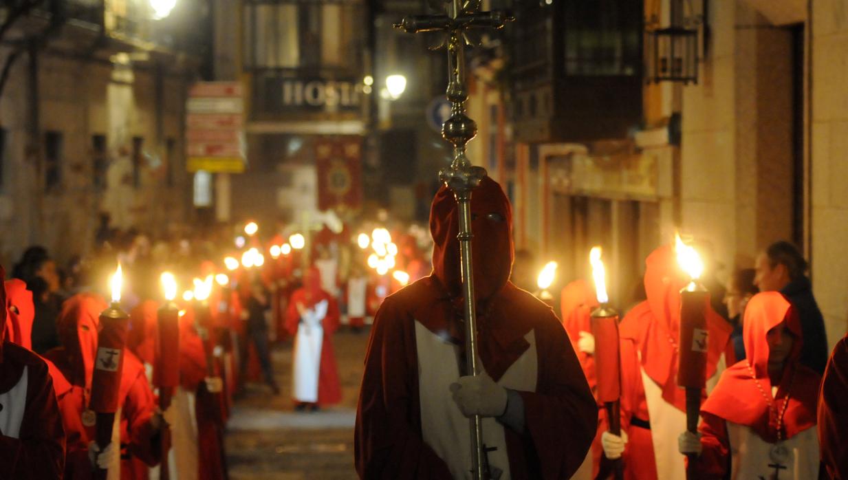 Cofrades del Santísimo Cristo de los Ángeles