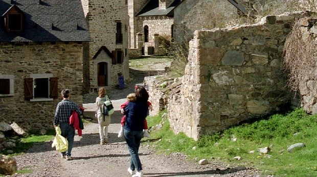 Pueblos españoles que desaparecieron bajo el agua y ahora puedes conocer