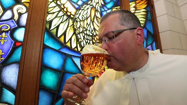 Los monjes de Grimbergen vuelven a producir cerveza después de 220 años