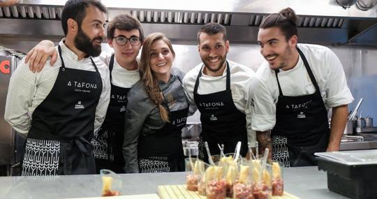 Lucía Freitas y el equipo de A Tafona