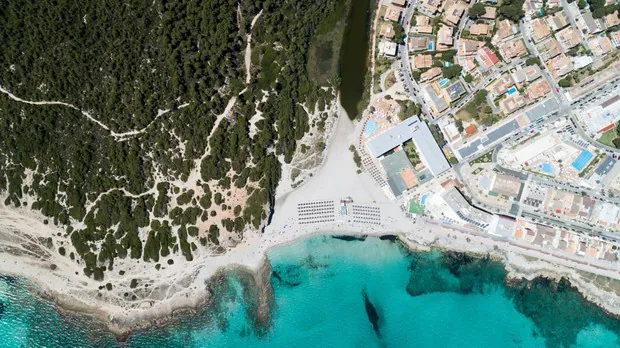 Diez playas naturales de España amenazadas por el turismo