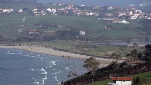Playa de Oyambre situada en Cantabria