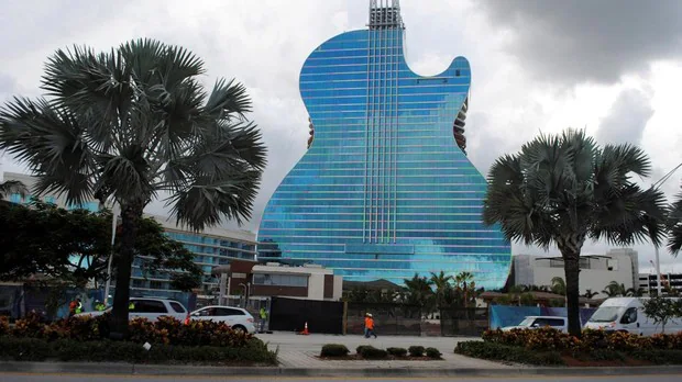 Así es el primer edificio del mundo construido en forma de guitarra