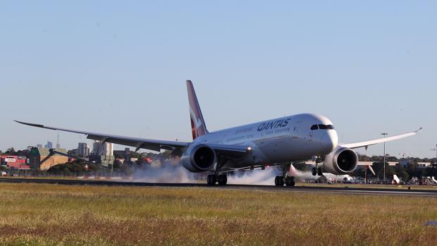 Un avión realiza con éxito el vuelo comercial más largo: de Nueva York a Sídney sin escala