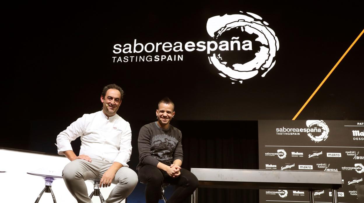 Los cocineros David Muñoz y Fernando Sáenz en la conferencia sobre Inteligencia artificial y cocina