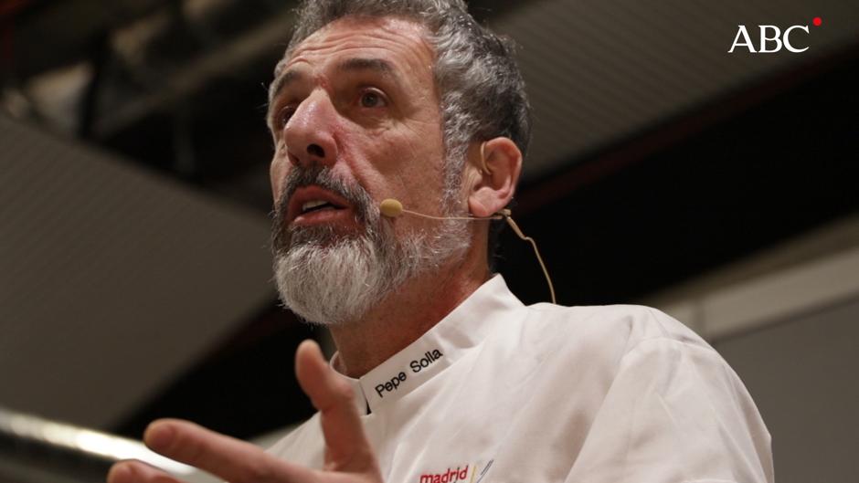 Pepe Solla trabaja las texturas de pescado en Madrid Fusión