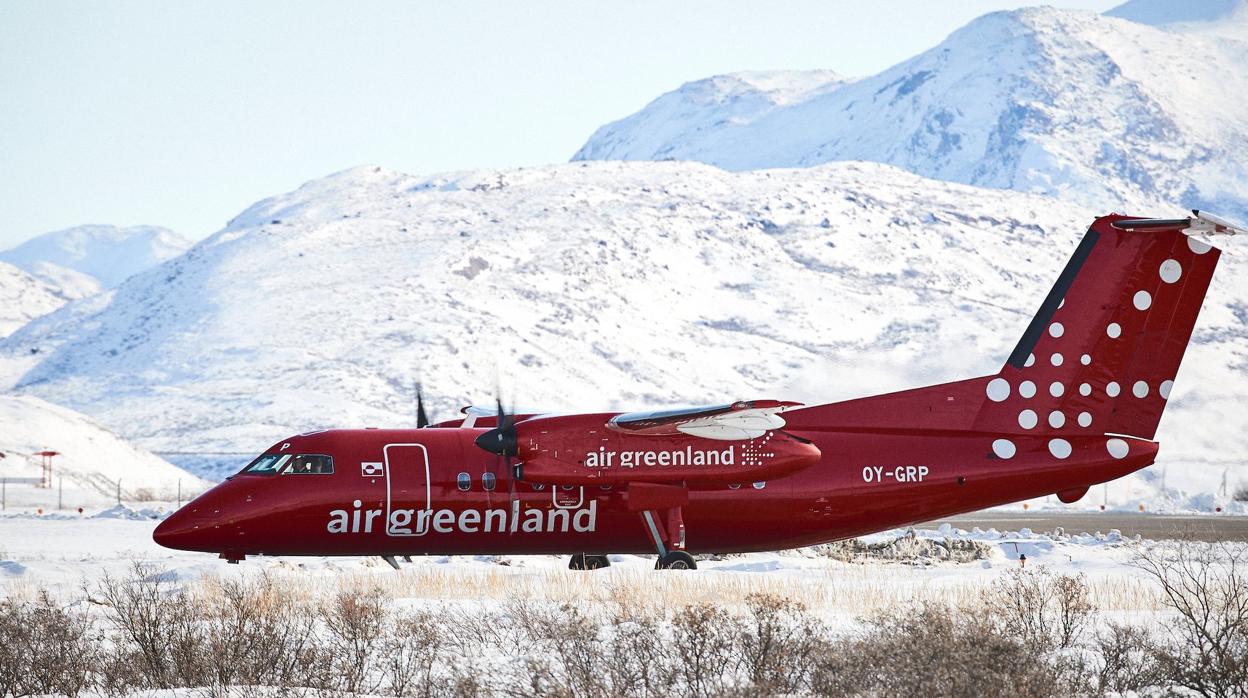 Un bitrubohélice Dash 8 utilizado por Air Greenland para la ruta entre Nuuk y Copenhague