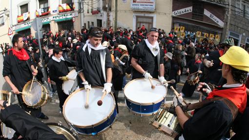 Imagen de la primera tamborada de Hellin tras ser declarada de interes turistico internacional, en 2007