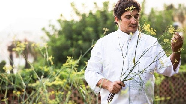 Gel en una bandeja con flores o mascarillas «cool», los planes de la alta cocina para el regreso