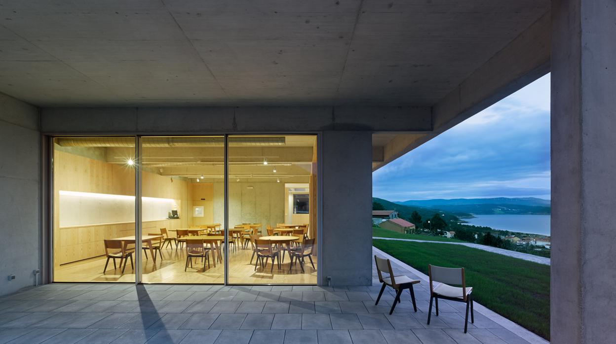 O Fragón, en Finisterre, con vistas al océano