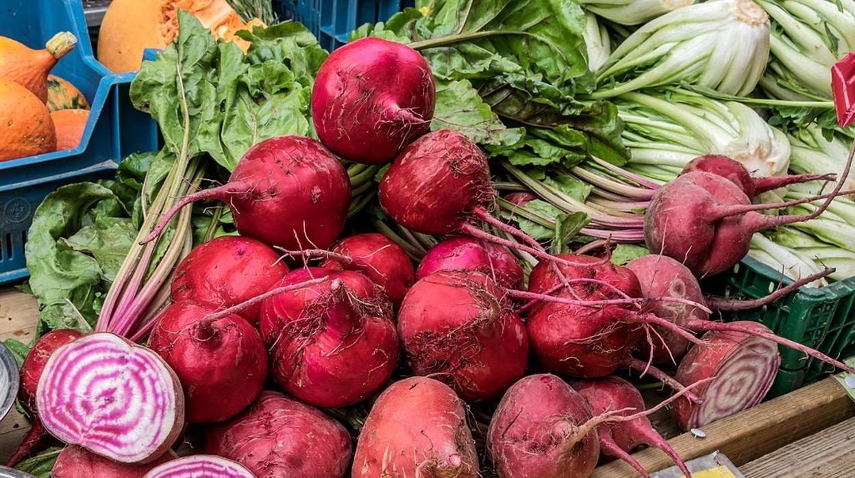 La remolacha, la hortaliza roja y dulce de la que se come la raíz