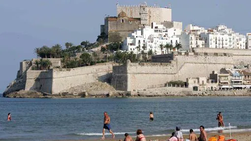 Castillo de Peñíscola, desde la playa