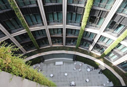 Patio interior del hotel Four Seasons