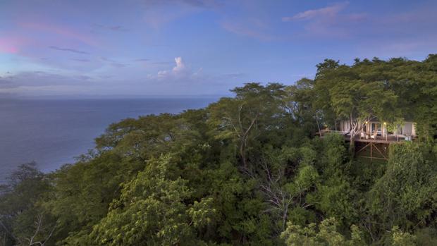 Un impresionante hotel en la selva de Costa Rica con vistas al Pacífico, mejor edificio hotelero del año